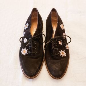 Haus Behr Embroidered Suede Oxfords
